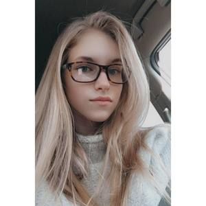 Meet your Posher, Alexis